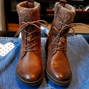 NEVER WORN Lace-up/side zipper brown Baretraps